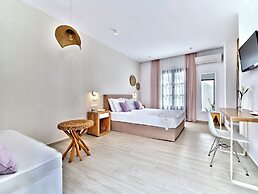 Aella Residence