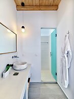 Aella Residence
