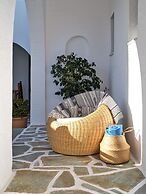 Aella Residence