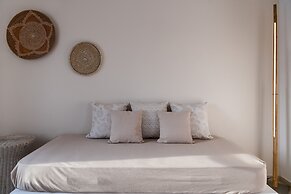 Aella Residence