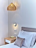 Aella Residence