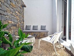 Aella Residence