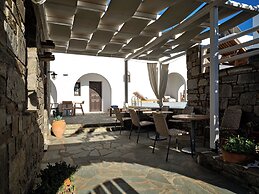 Aella Residence