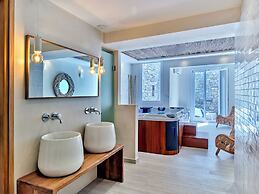Aella Residence