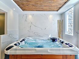 Aella Residence