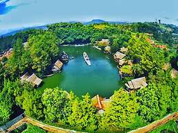 Kampung Sampireun Resort & Spa