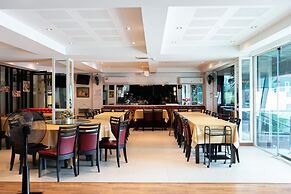 Grand Ratchapruek Hotel
