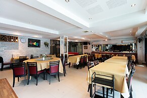 Grand Ratchapruek Hotel