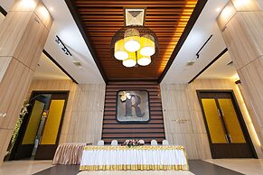 Grand Ratchapruek Hotel