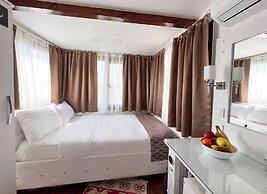 Galley Hotel