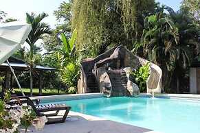 Aiyana Lodge