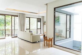 Hikari Hill View 7BR Villa with a Private Pool