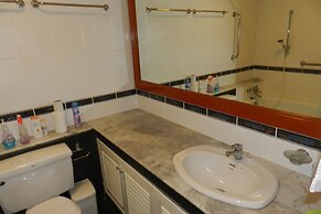 Alex Group Jomtien Plaza Condotel