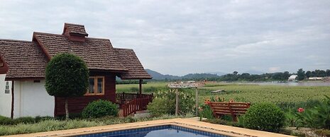 Gin's Maekhong View Resort & Spa