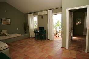 Mounda Beach Hotel