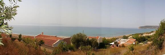 Mounda Beach Hotel