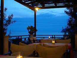 Mounda Beach Hotel