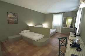 Mounda Beach Hotel
