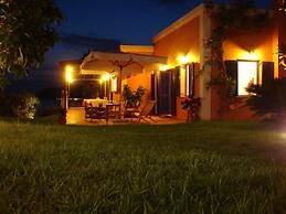 Mounda Beach Hotel