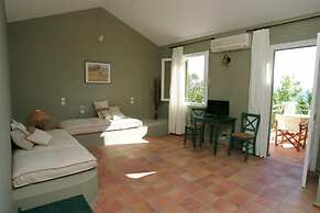 Mounda Beach Hotel