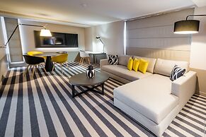 Simon Hotel