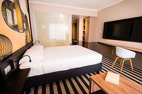 Simon Hotel