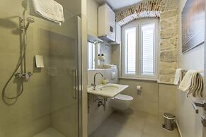 Tifani Luxury Rooms