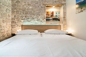 Tifani Luxury Rooms