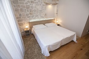 Tifani Luxury Rooms