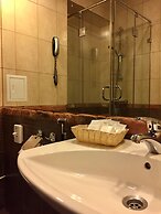 Lomonosov Hotel