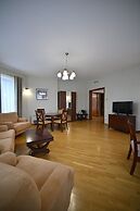 Latar Hotel Complex