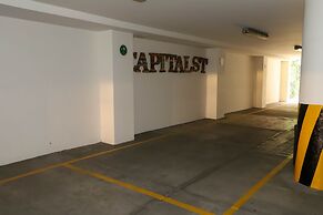 Capital St.