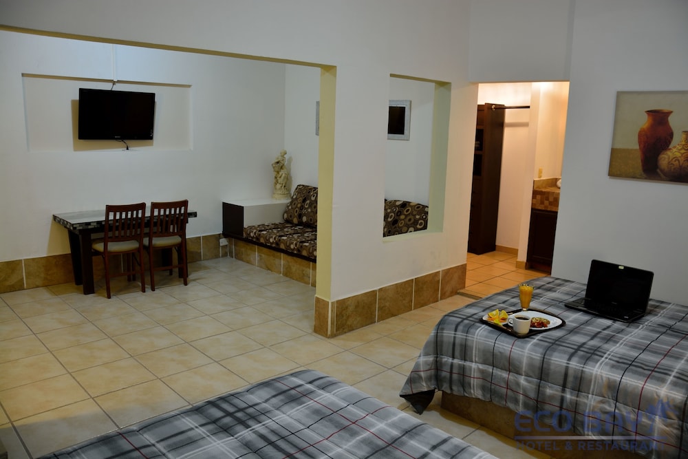 Eco Bay Hotel y Restaurant