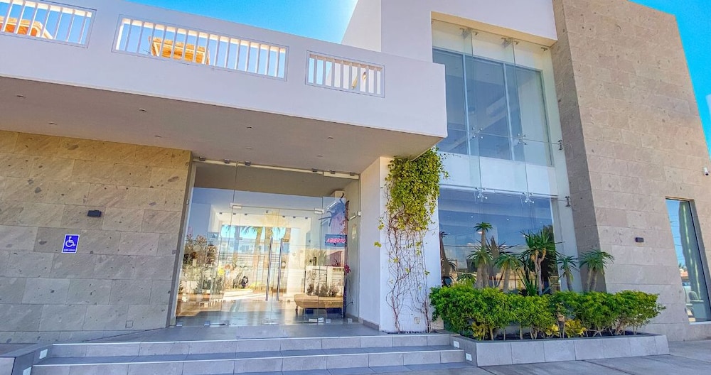 Eco Bay Hotel y Restaurant