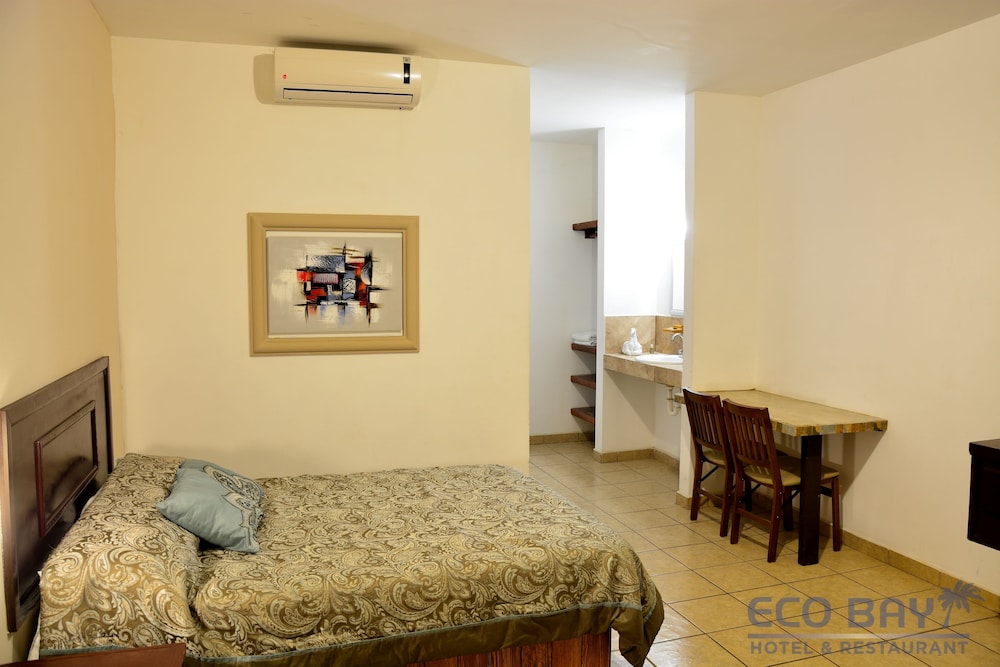 Eco Bay Hotel y Restaurant