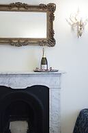 Caroline Suite