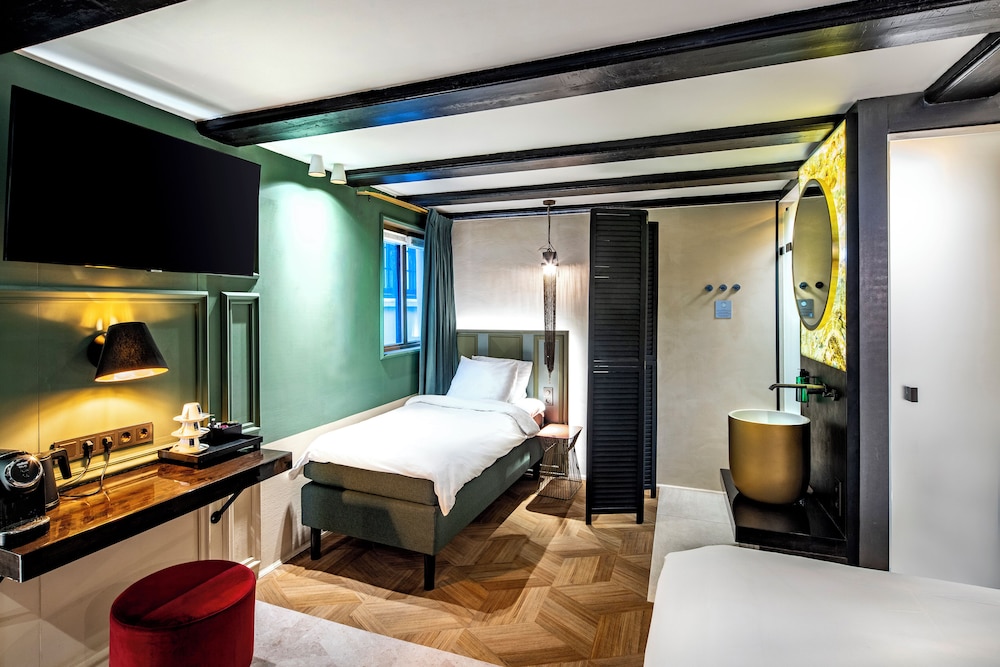 Mister Highland Hotel