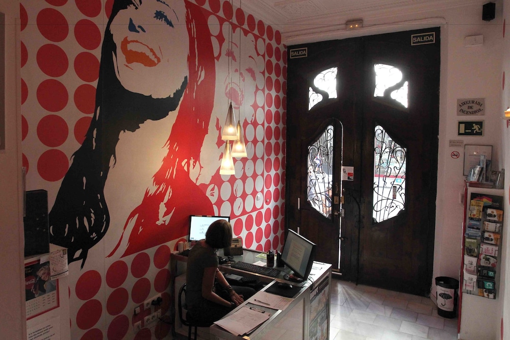 Red Nest Hostel