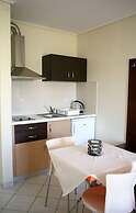Gera Bay Studios and Apartments