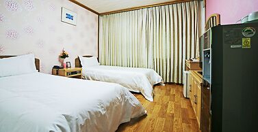 Emerald Hotel