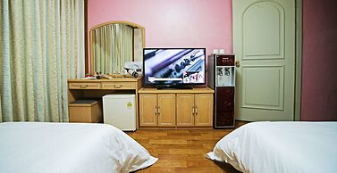Emerald Hotel