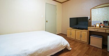 Emerald Hotel