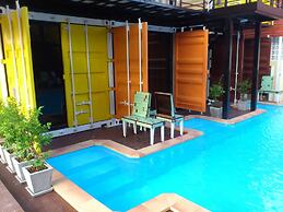 Retro Box Hotel