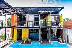Retro Box Hotel