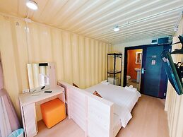 Retro Box Hotel