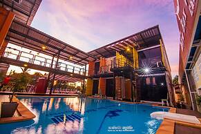 Retro Box Hotel