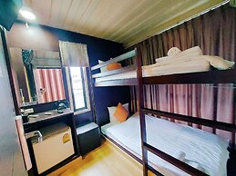 Retro Box Hotel
