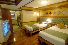 Highway Hotel