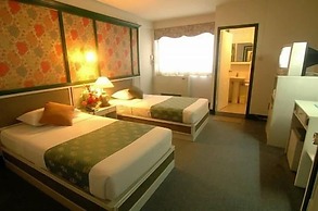 Highway Hotel