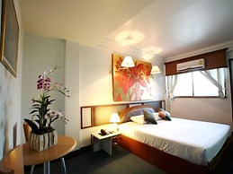 Highway Hotel